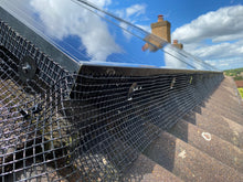 Load image into Gallery viewer, PanelProof Solar Panel Mesh Securing Pegs